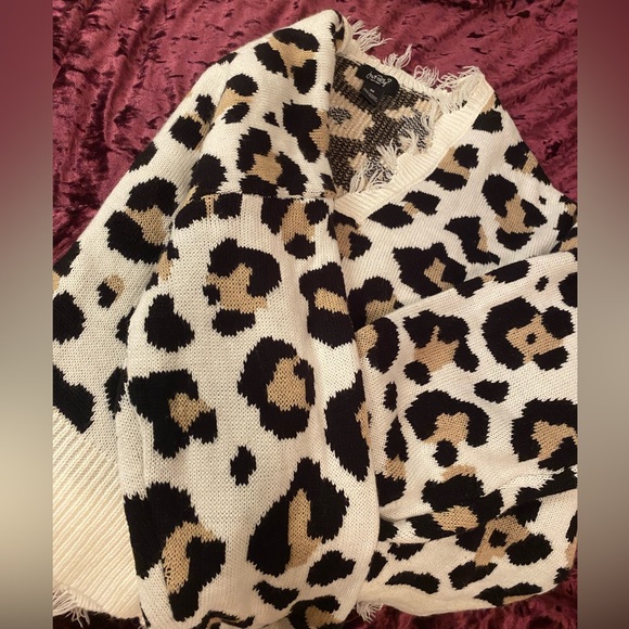 leopard print sweater - Picture 2 of 3